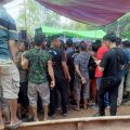 Aktivitas judi sabung ayam di Desa Sekedau Kapuas Hulu kian meresahkan dengan omzet puluhan juta rupiah