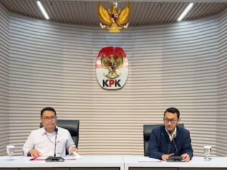 KPK melakukan OTT terhadap Kajari Hulu Sungai Utara dan Kasi Intel terkait dugaan pemerasan