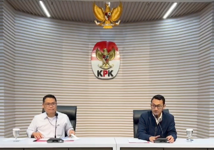 KPK melakukan OTT terhadap Kajari Hulu Sungai Utara dan Kasi Intel terkait dugaan pemerasan