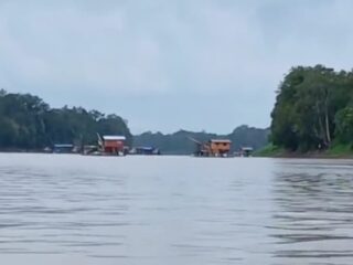 Terungkap! 40 Mesin PETI Diduga Bebas Beroperasi di Sungai Kapuas, Siapa yang Membekingi?